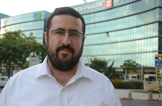 Moshe Friedman in Hertzliya